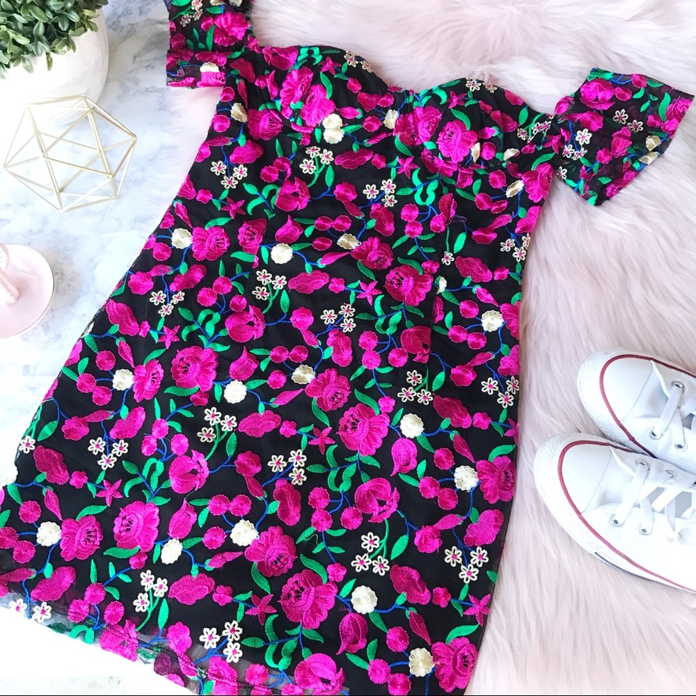 NWOT Missguided Embroidered Bardot Dress Size 4 - Picture 3 of 6